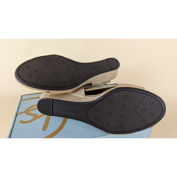 LifeStride Yolo Ankle Strap Wedge Sandals Womens 8 M Taupe Strappy Shoes NWB - Picture 4 of 8